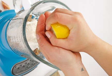 Фото шага рецепта Паштет из скумбрии холодного копчения 58234 шаг 2  