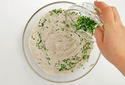 Фото шага рецепта Паштет из скумбрии холодного копчения 58234 шаг 3  