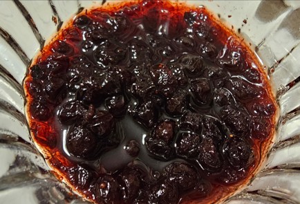 Фото шага рецепта Паштет с коньяком и брусничным соусом 174617 шаг 3  