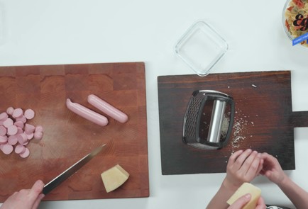 Фото шага рецепта Паста аля карбонара с сосисками 173858 шаг 3  