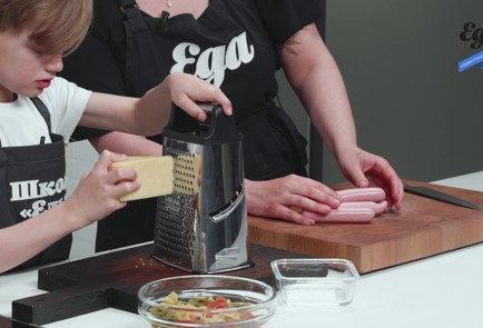 Фото шага рецепта Паста аля карбонара с сосисками 173858 шаг 4  