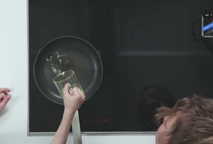 Фото шага рецепта Паста аля карбонара с сосисками 173858 шаг 5  