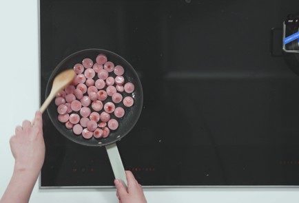 Фото шага рецепта Паста аля карбонара с сосисками 173858 шаг 6  