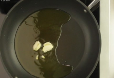 Фото шага рецепта Паста aglio olio e peperoncino 54814 шаг 3