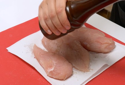 Фото шага рецепта Паста альфредо с курицей 139307 шаг 3  