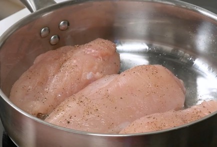 Фото шага рецепта Паста альфредо с курицей 139307 шаг 4  