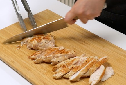 Фото шага рецепта Паста альфредо с курицей 139307 шаг 6  