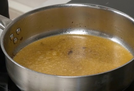 Фото шага рецепта Паста альфредо с курицей 139307 шаг 7  