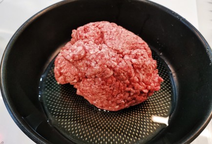 Фото шага рецепта Паста болоньезе со свежим базиликом 140454 шаг 1  