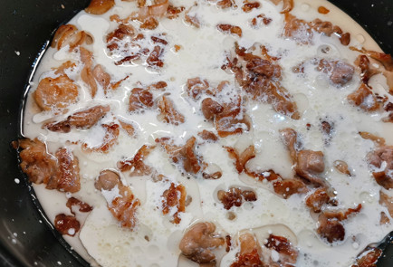 Фото шага рецепта Паста карбонара с трюфелем 151978 шаг 5  