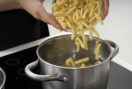 Фото шага рецепта Паста казаречче с грибами и трюфельным маслом 173379 шаг 9  