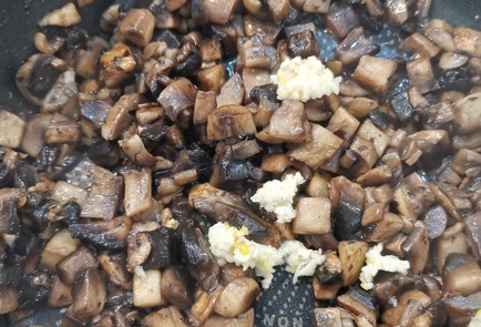 Фото шага рецепта Паста казаречче с грибами 173412 шаг 5  