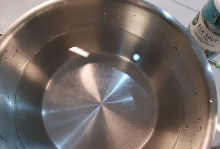 Фото шага рецепта Паста с базиликом и сыром чеддер 176011 шаг 3  