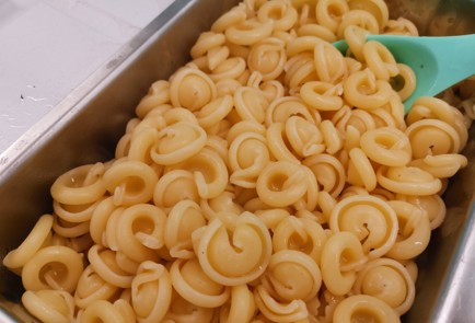 Фото шага рецепта Паста с базиликом и сыром чеддер 176011 шаг 4  