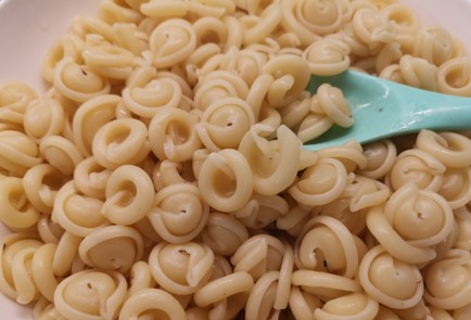 Фото шага рецепта Паста с базиликом и сыром чеддер 176011 шаг 5  