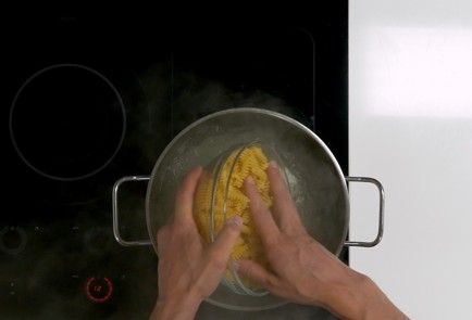 Фото шага рецепта Паста с фетой и черри 150975 шаг 3  