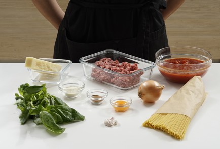 Фото шага рецепта Паста с говяжьими фрикадельками 153119 шаг 1  