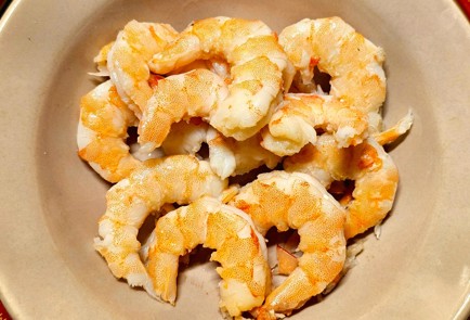 Фото шага рецепта Паста с креветками в сливочном соусе 188656 шаг 1  