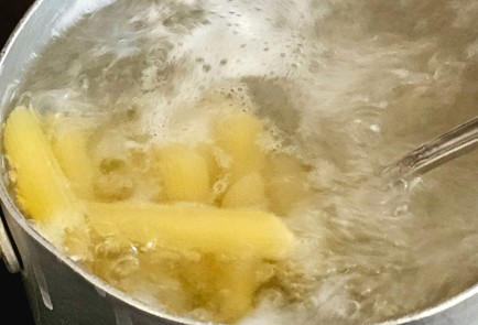 Фото шага рецепта Паста с креветками в сливочном соусе 188656 шаг 3  