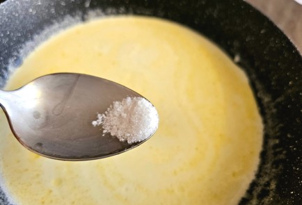 Фото шага рецепта Паста с креветками в сливочном соусе 188656 шаг 6  