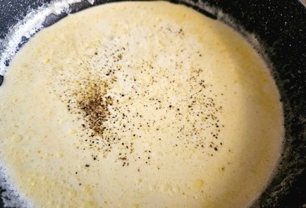 Фото шага рецепта Паста с креветками в сливочном соусе 188656 шаг 7  