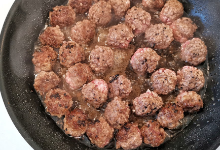 Фото шага рецепта Паста с польпетте в томатном соусе 151772 шаг 8  