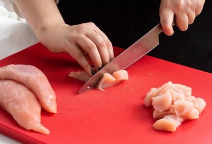 Фото шага рецепта Паста с рагу из грудки индейки по рецепту Джейми Оливера 151864 шаг 5  