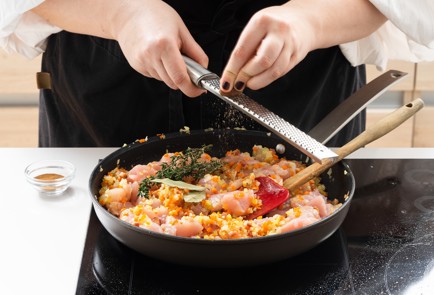 Фото шага рецепта Паста с рагу из грудки индейки по рецепту Джейми Оливера 151864 шаг 6  