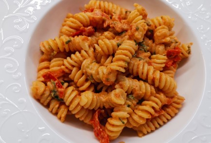 Фото шага рецепта Паста с рикоттой и томатами 186559 шаг 14