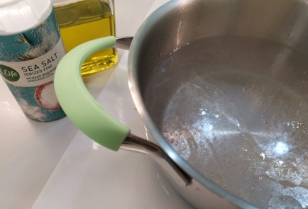 Фото шага рецепта Паста с рикоттой и томатами 186559 шаг 2