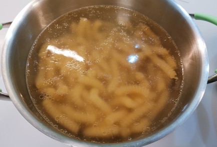 Фото шага рецепта Паста с рикоттой и томатами 186559 шаг 3