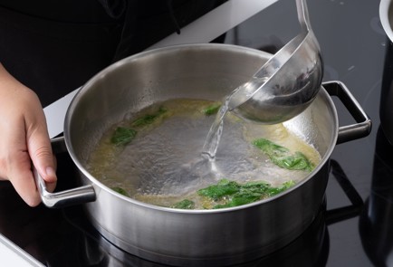 Фото шага рецепта Паста с шалфеем 152632 шаг 6  