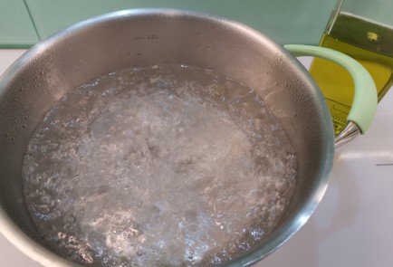 Фото шага рецепта Паста с тунцом 175603 шаг 2  