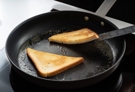 Фото шага рецепта Пате из консервированной рыбы с тостами 138914 шаг 4  