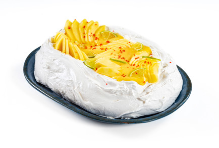 Фото шага рецепта Павлова с манго 191848 шаг 10  