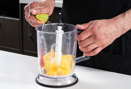 Фото шага рецепта Павлова с манго 191848 шаг 6  