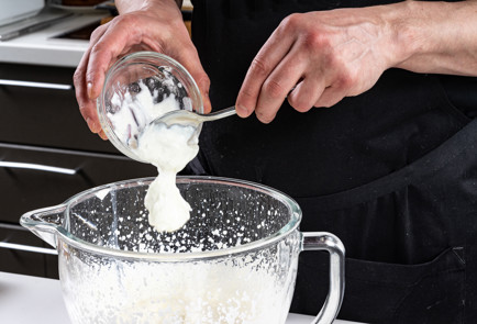 Фото шага рецепта Павлова с манго 191848 шаг 8  