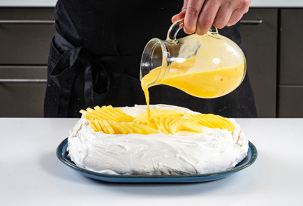 Фото шага рецепта Павлова с манго 191848 шаг 9  