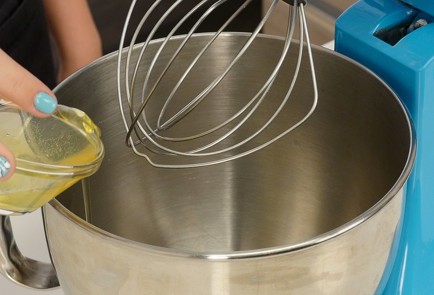 Фото шага рецепта Павлова с ягодами и сливочным кремом 114365 шаг 1  