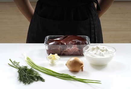 Фото шага рецепта Печень построгановски 153130 шаг 1  