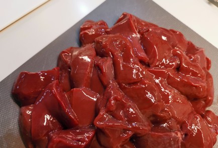 Фото шага рецепта Печень с луком в сметане 191162 шаг 3  