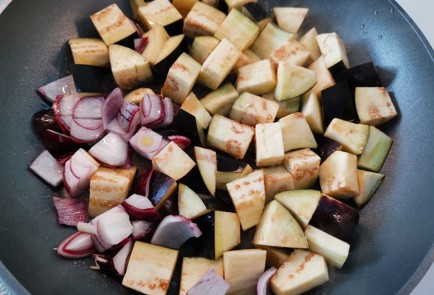 Фото шага рецепта Печень с овощами 189934 шаг 2  