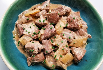 Фото шага рецепта Печень в сливочном соусе 191163 шаг 10