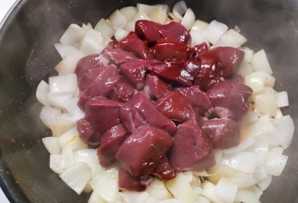 Фото шага рецепта Печень в сливочном соусе 191163 шаг 5