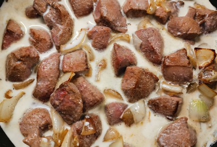 Фото шага рецепта Печень в сливочном соусе 191163 шаг 7