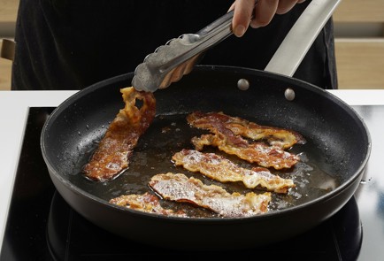 Фото шага рецепта Капуста в духовке с беконом и пармезаном 152899 шаг 7  