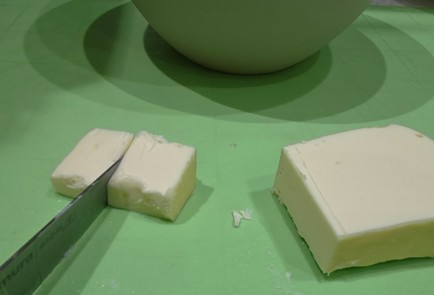 Фото шага рецепта Печенье домашнее с шоколадом для детей 190458 шаг 1  