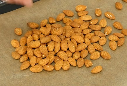 Фото шага рецепта Печенье Линцские глаза 92461 шаг 2