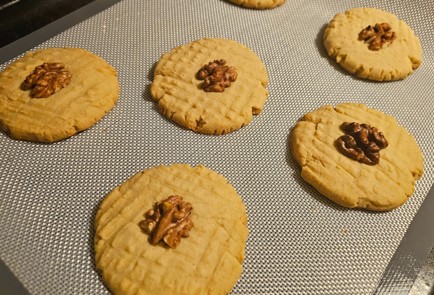 Фото шага рецепта Печенье с грецким орехом 188069 шаг 10