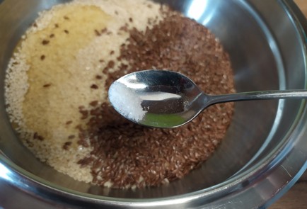 Фото шага рецепта Печенье с кунжутом и семенами льна 188691 шаг 4